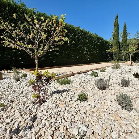 Des Muriers Bed & Breakfast
