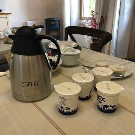 Des Muriers Bed & Breakfast 3*